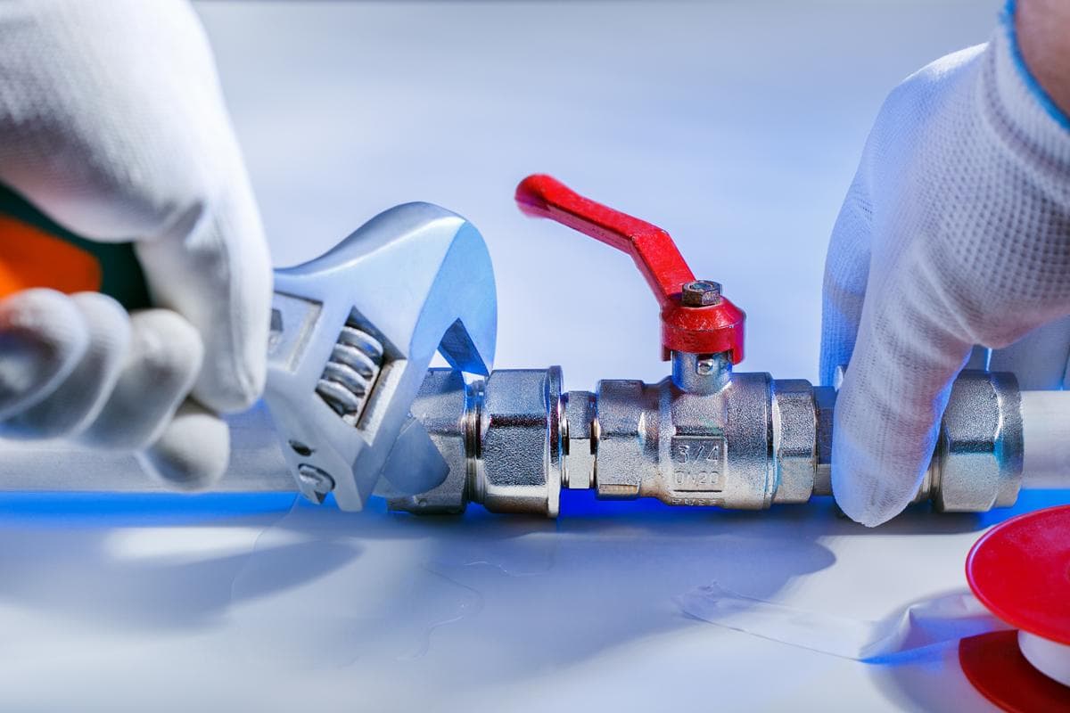 Professional Plumbing Services in Singapore | 24/7 Emergency Repair & Installation service by Smart Furni Singapore